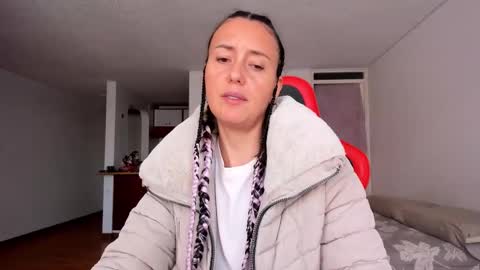 ZOE online show from November 25, 8:07 pm