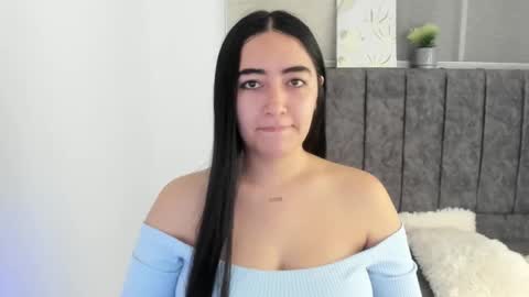 zoe_jones7 online show from October 25, 12:33 am