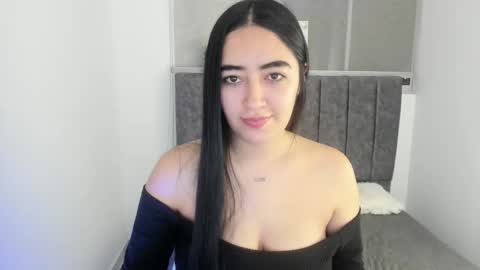 zoe_jones7 online show from October 14, 2:58 am