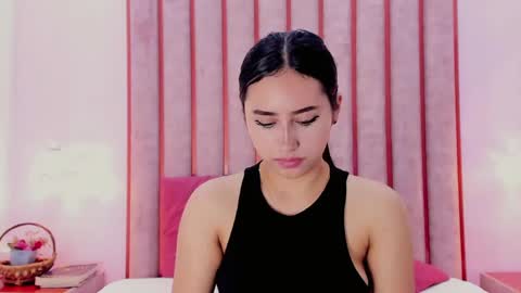 Zoe Monrow online show from May 5, 12:55 pm
