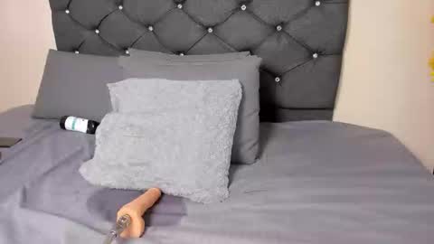 Zoe online show from October 18, 9:52 pm