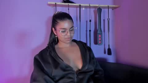 Zoe online show from February 25, 3:32 am