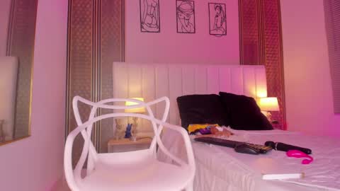 Hi guys i am Zoe  online show from October 14, 11:35 am