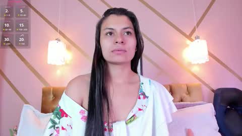 zoe Summerss online show from December 22, 12:45 pm