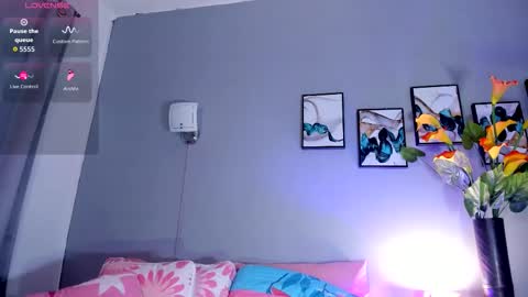 Zoee online show from November 5, 7:49 pm