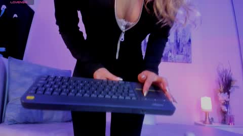 zoe online show from February 26, 10:27 am