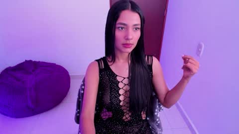 Snapshot of zoee_pamela99 chatting on October 9, 5:51 pm pamela online show from October 9, 5:51 pm