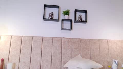 Ale  online show from December 19, 11:22 pm