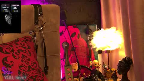 ZoeMesmerize online show from November 4, 11:55 am