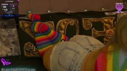 ZoeMesmerize online show from April 15, 5:33 am