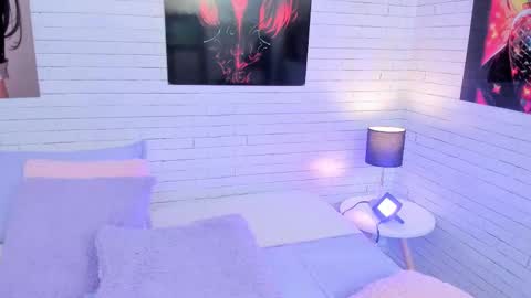 ZOE  online show from October 24, 4:19 pm