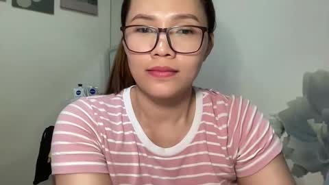 zoey_foryou online show from May 22, 2:35 pm