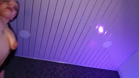 zoey_stone online show from October 27, 8:31 pm