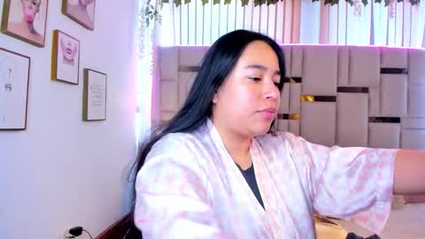 zoey thommpson online show from March 3, 8:27 pm