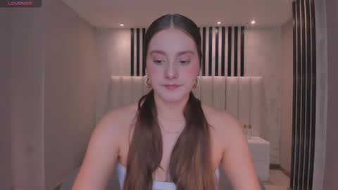 Zoey Walker online show from November 4, 11:44 am