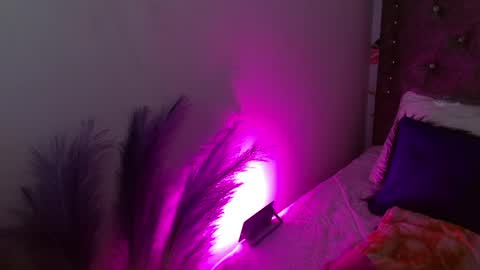 Sam Make me wet please  online show from April 15, 9:15 pm