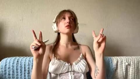 Zoey online show from May 19, 1:56 am