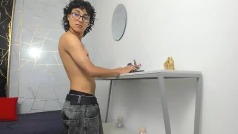     online show from November 9, 8:11 pm