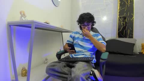     online show from December 1, 7:34 pm