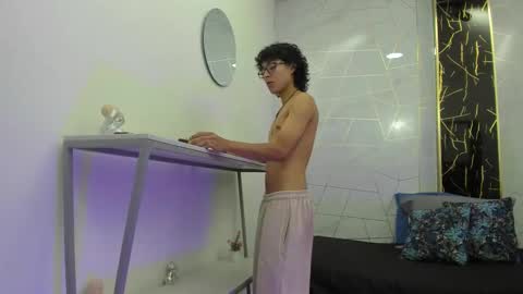     online show from November 22, 7:56 pm