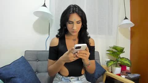 zou_quira online show from September 25, 8:38 pm