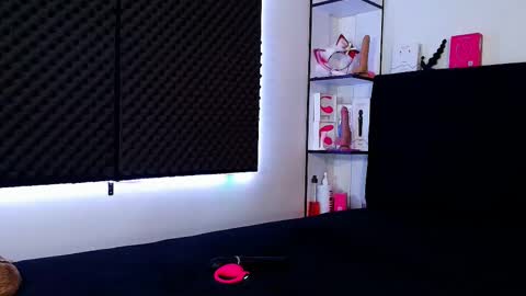 zpzphot online show from February 15, 8:29 pm