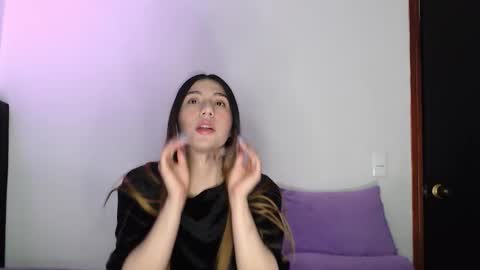 zpzphot online show from November 17, 8:22 pm