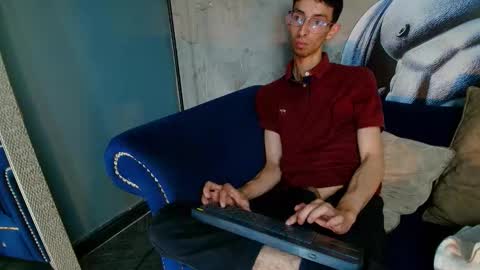 Zyro Nigth online show from November 19, 8:40 pm