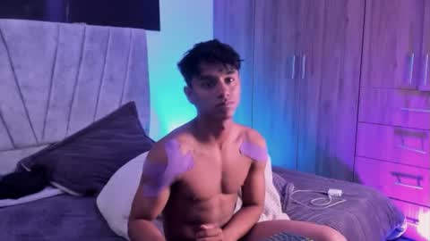 zyzz_1812 online show from October 14, 7:39 pm